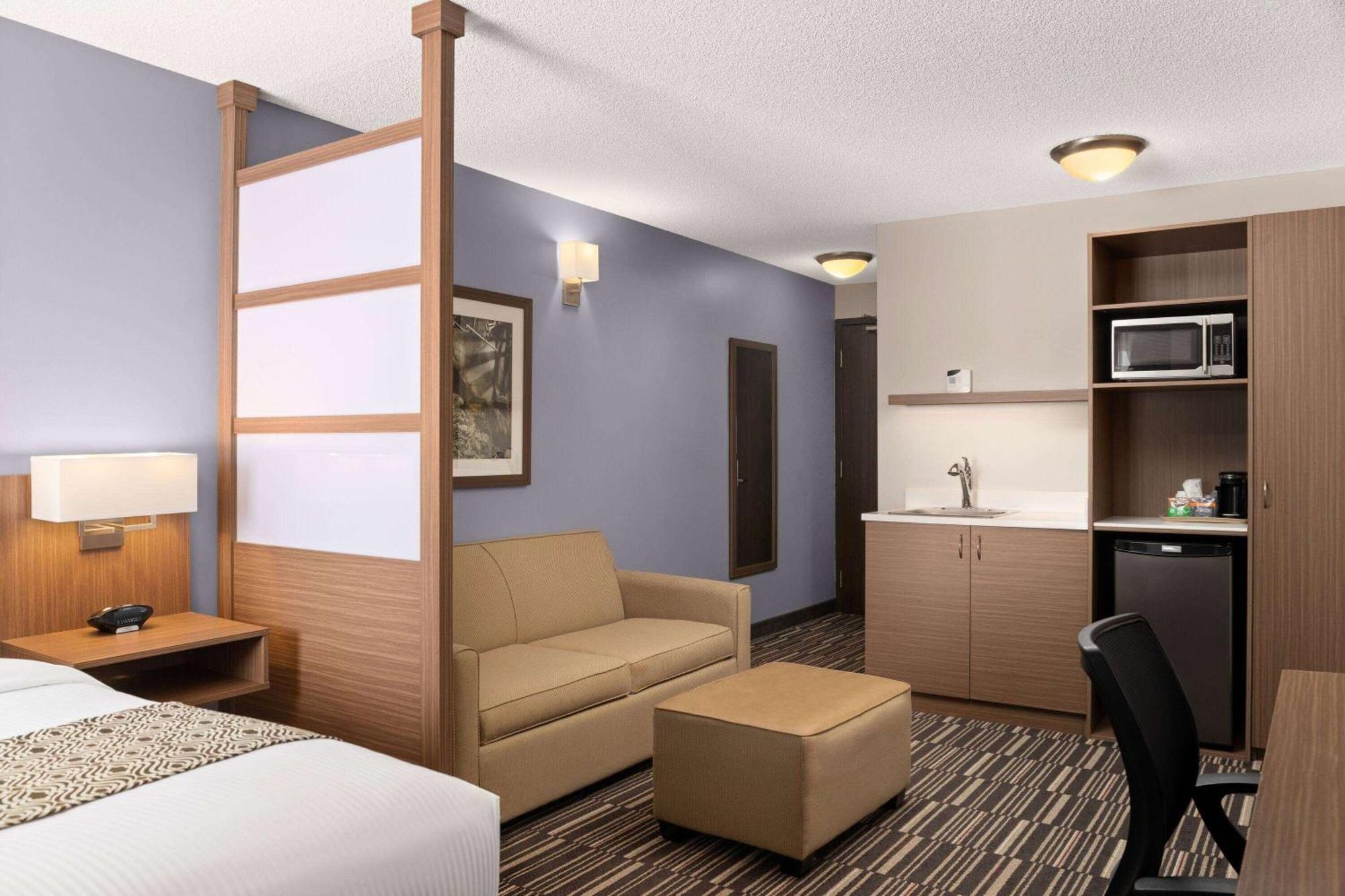 Microtel Inn & Suites By Wyndham Kirkland Lake Exterior photo
