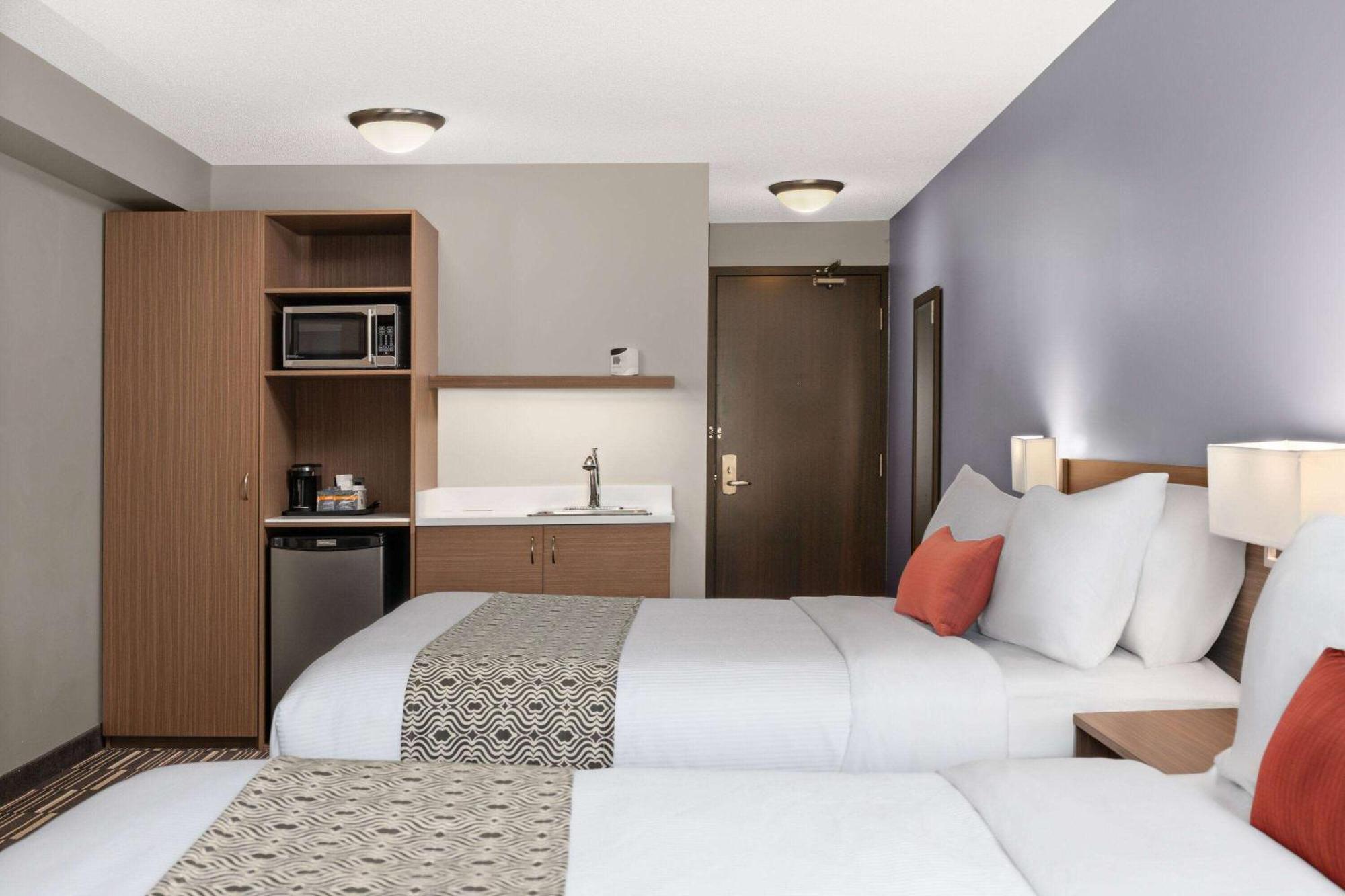 Microtel Inn & Suites By Wyndham Kirkland Lake Exterior photo