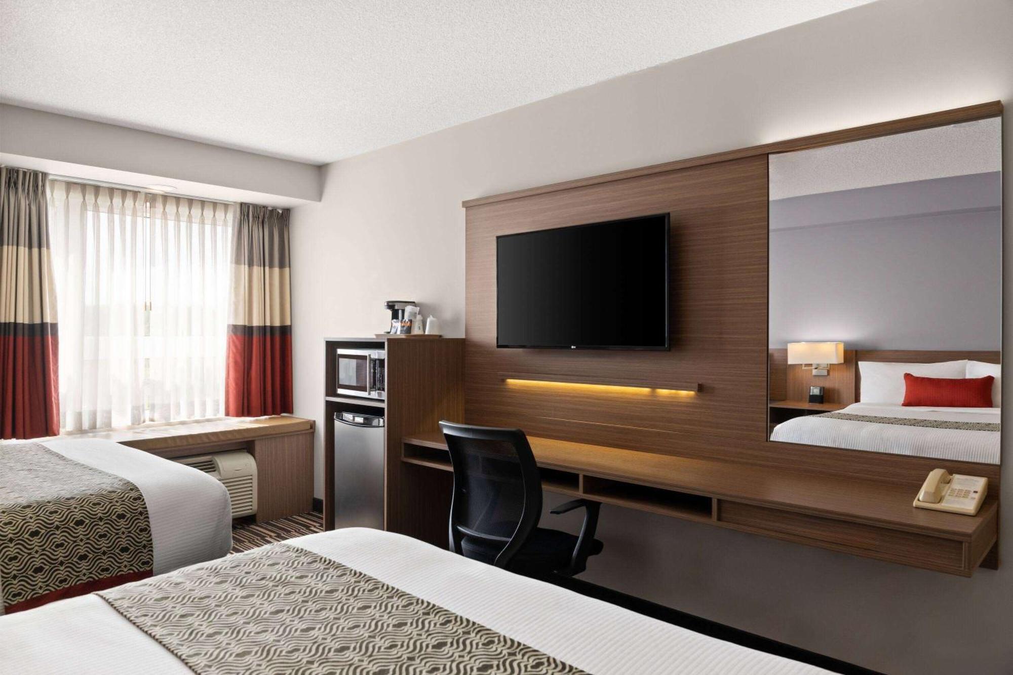 Microtel Inn & Suites By Wyndham Kirkland Lake Exterior photo