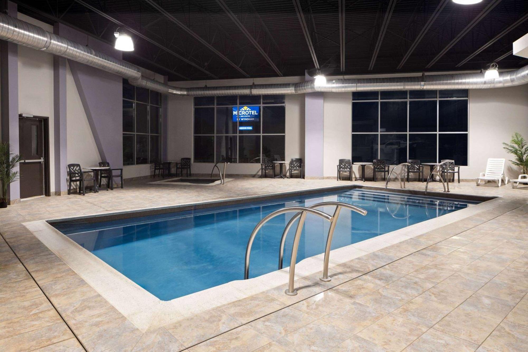 Microtel Inn & Suites By Wyndham Kirkland Lake Exterior photo