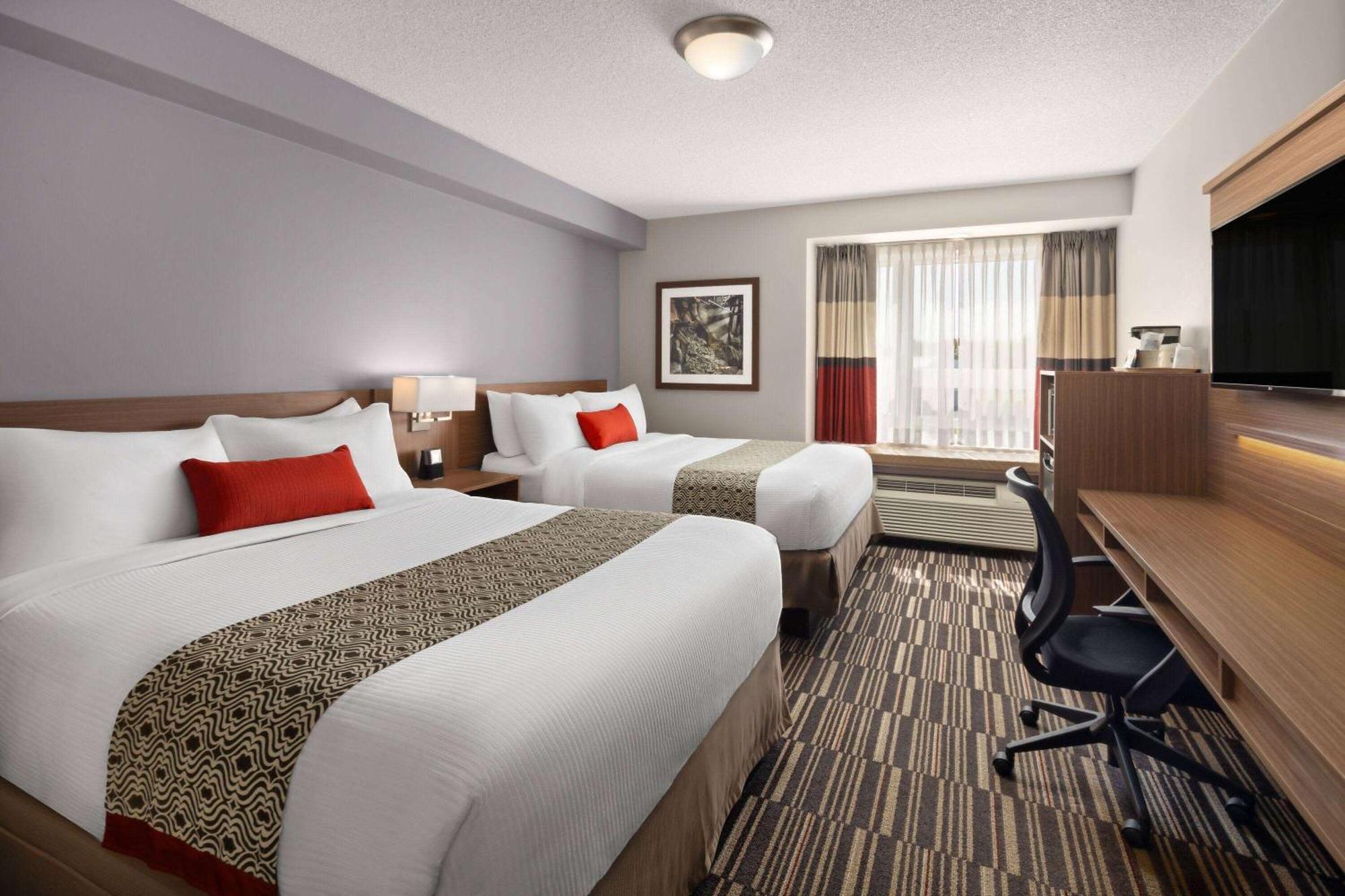 Microtel Inn & Suites By Wyndham Kirkland Lake Exterior photo