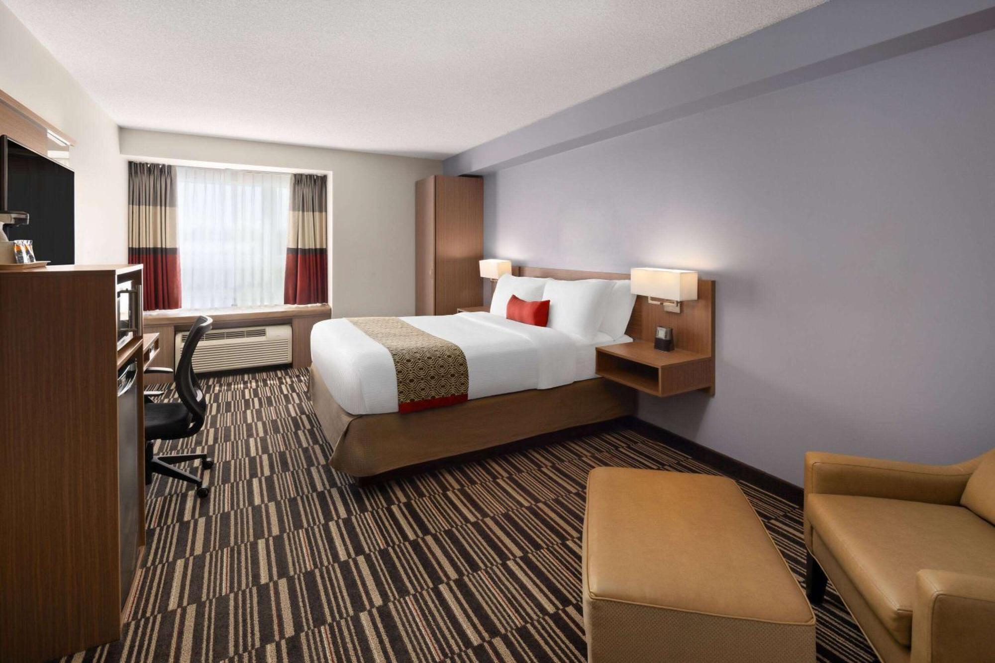 Microtel Inn & Suites By Wyndham Kirkland Lake Exterior photo