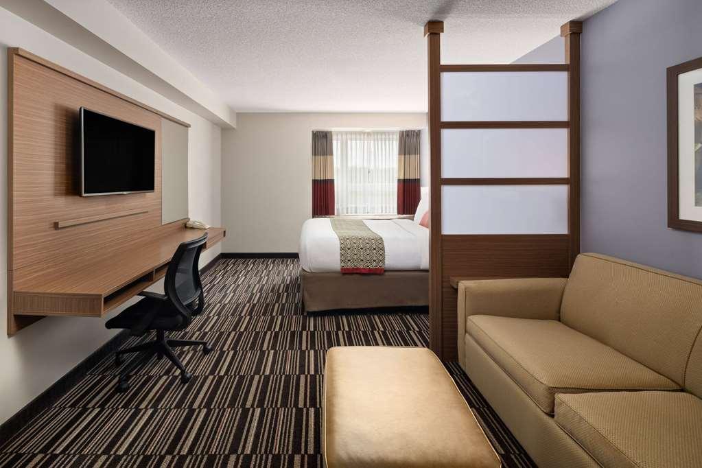 Microtel Inn & Suites By Wyndham Kirkland Lake Room photo