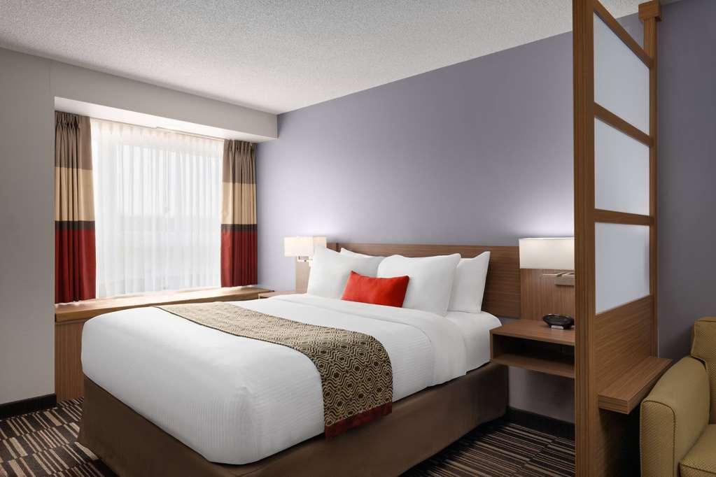 Microtel Inn & Suites By Wyndham Kirkland Lake Room photo